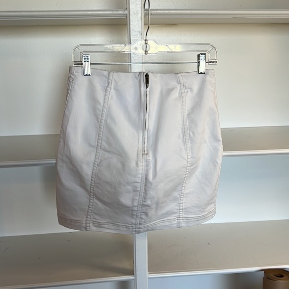 Free People White/ Ivory Mini Skirt - 12 US - Picture 2 of 7